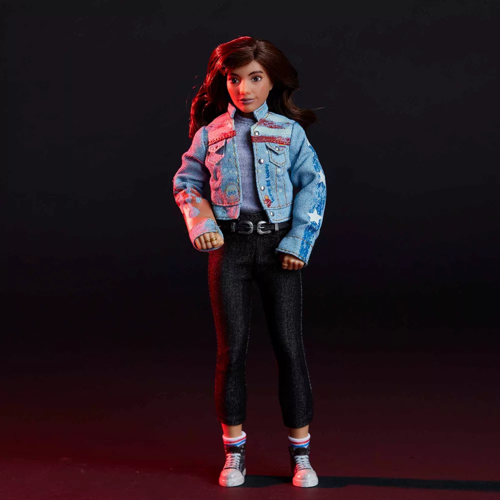 Disney Store Poupée America Chavez En édition Spéciale – Image 2