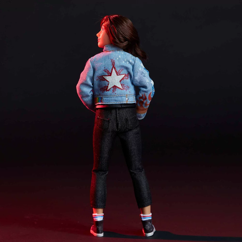 Disney Store Poupée America Chavez En édition Spéciale – Image 3
