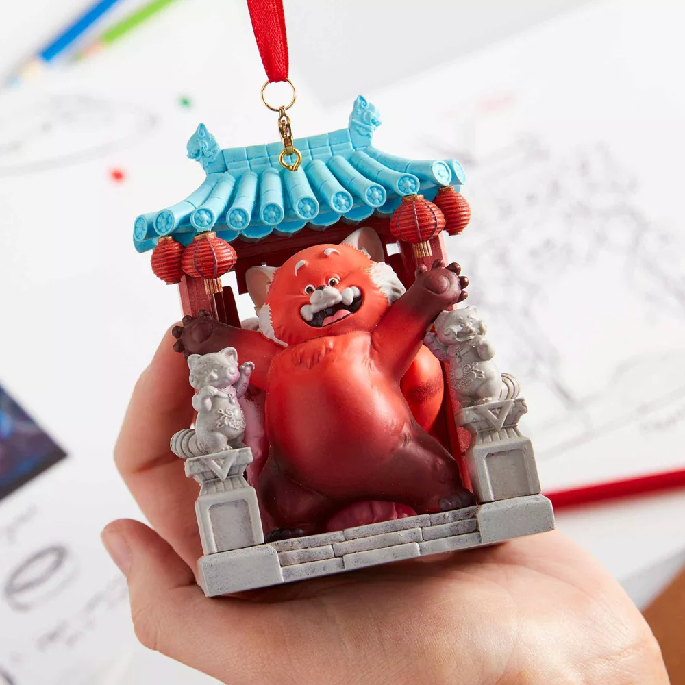 Disney Store Décoration Mei Lee Et Panda Roux à Suspendre, Alerte Rouge – Image 3
